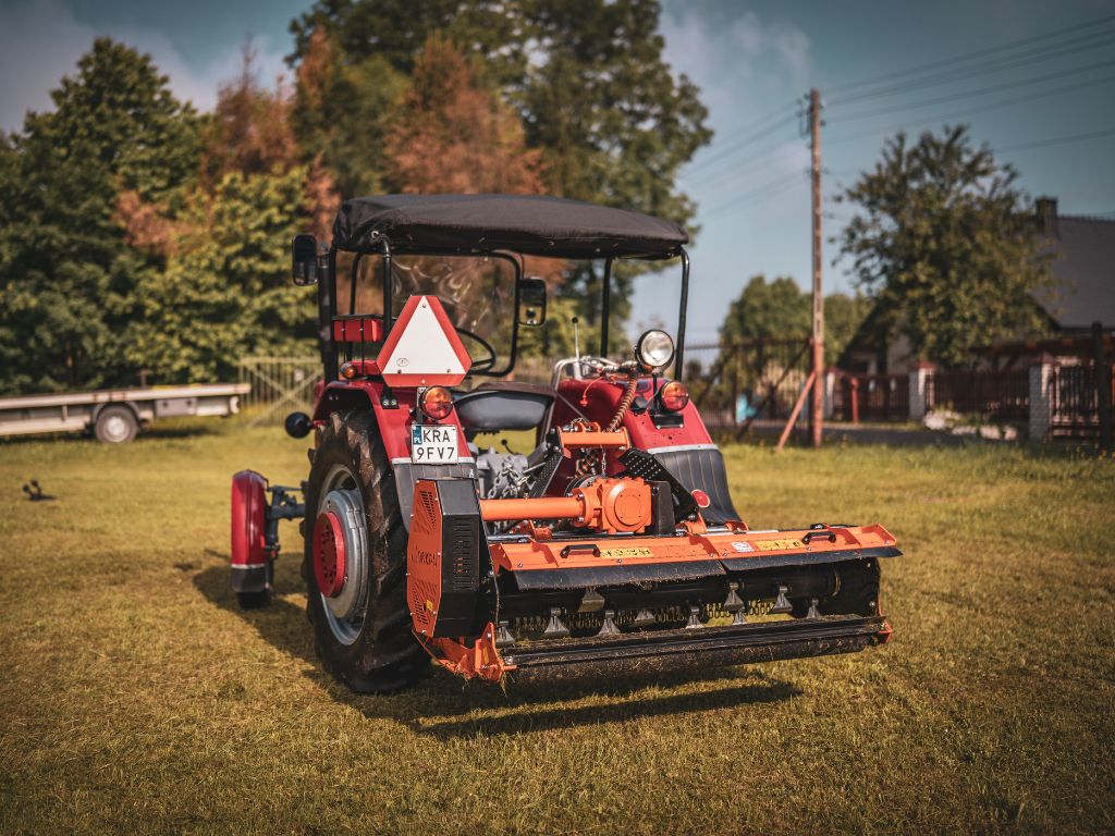 Kosiarka bijakowa ORKAN KT KT/S 130 160 180 suwakowa z klapą z URSUS C-330